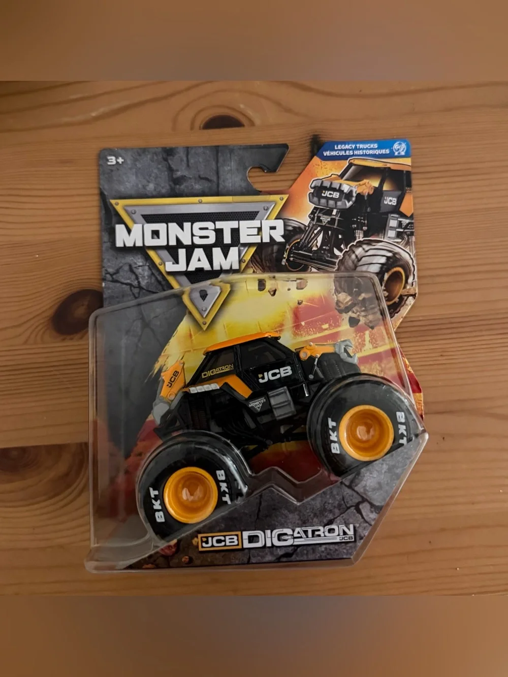 Monster Jam 1.64 JCB Digatron New Original Package